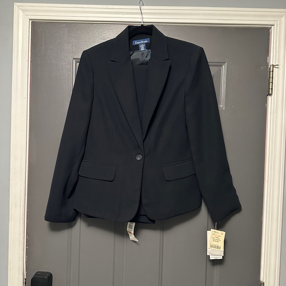 Women’s suit brand new - Picture 9 of 9
